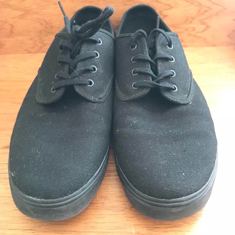 Vans Low — Black 11.5 - Worn Twice